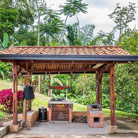 Agradable Cabana Cafetera Con Jacuzzi A 12 Min Del Centro De Pereira Eksteriør bilde