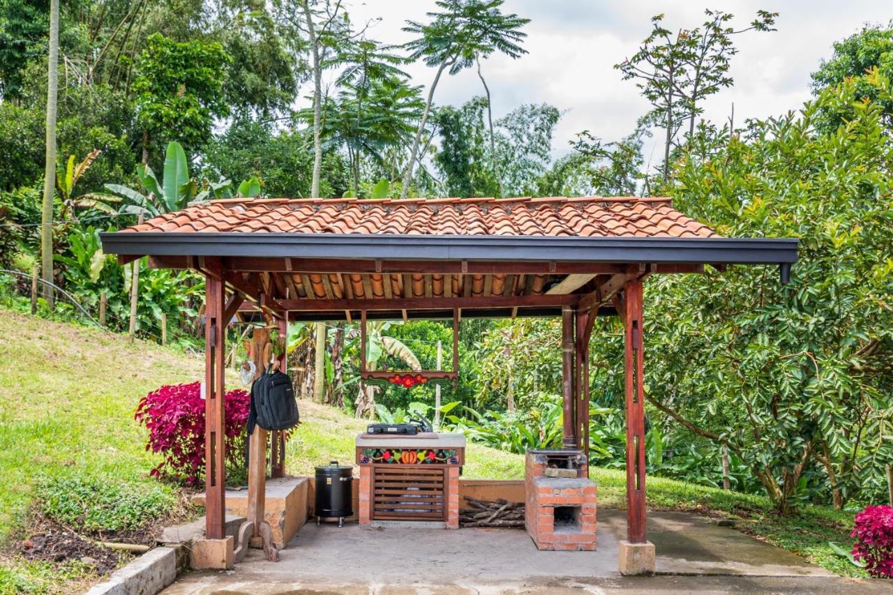 Agradable Cabana Cafetera Con Jacuzzi A 12 Min Del Centro De Pereira Eksteriør bilde