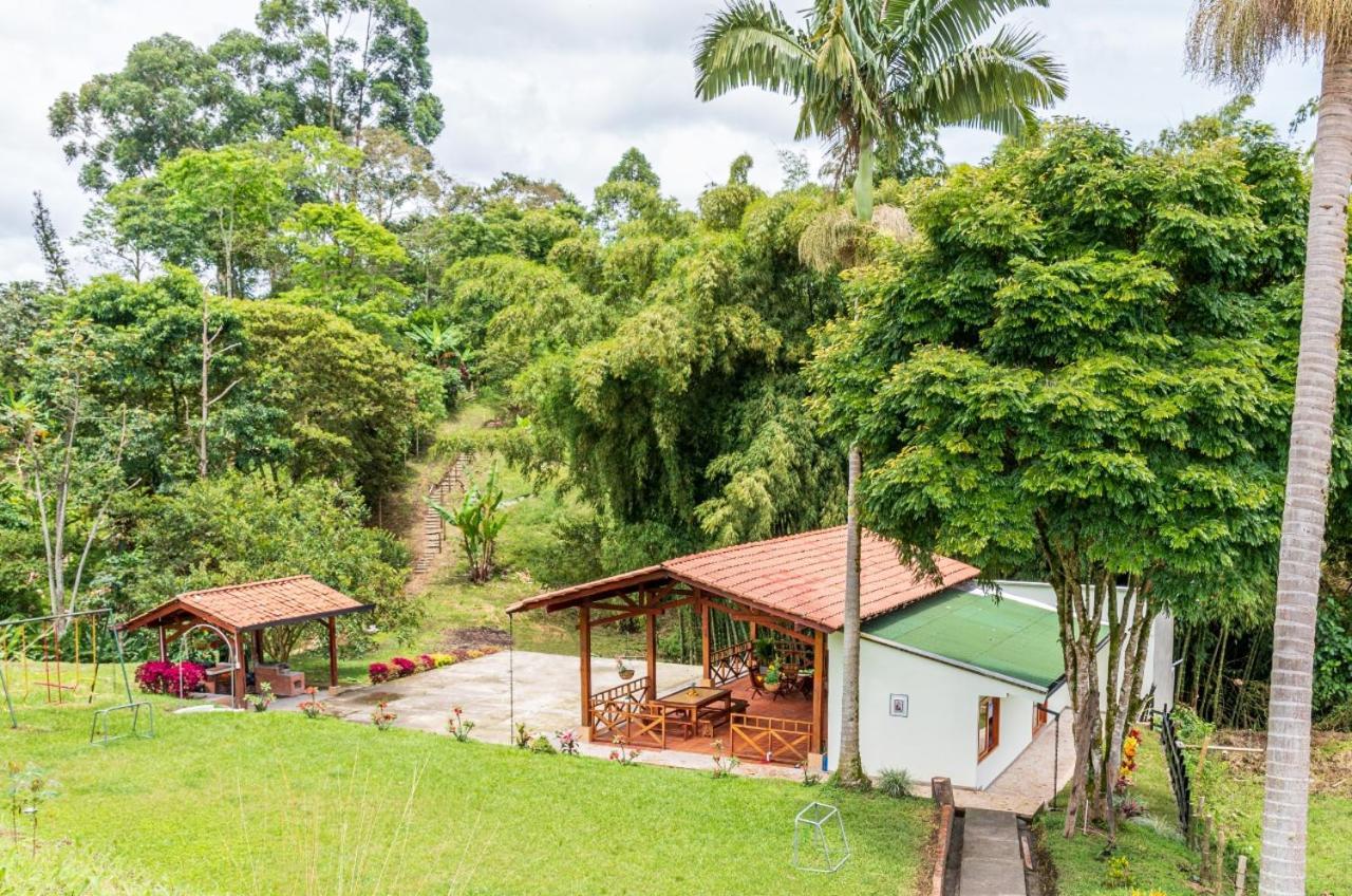 Agradable Cabana Cafetera Con Jacuzzi A 12 Min Del Centro De Pereira Eksteriør bilde