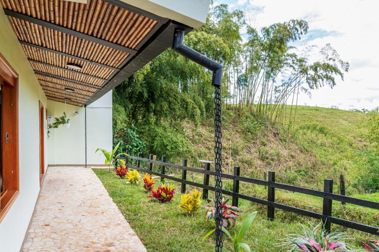 Agradable Cabana Cafetera Con Jacuzzi A 12 Min Del Centro De Pereira Eksteriør bilde